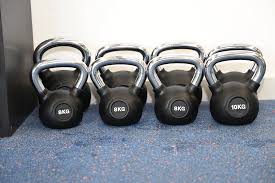 必一运动 把乒乓球台摔坏了